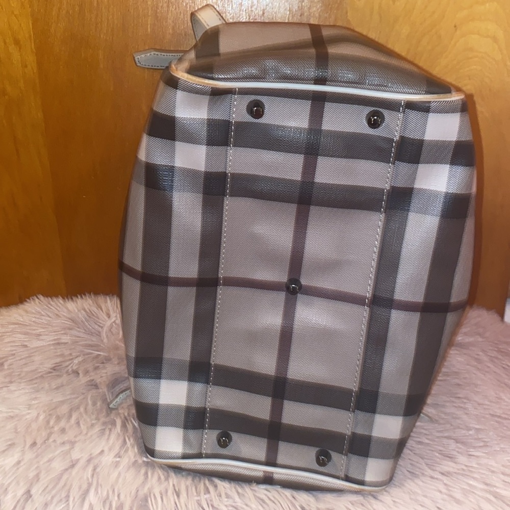 Burberry Smoke Check Canterbury handbag in excellent condition! Clean in & out!! - Picture 7 of 17